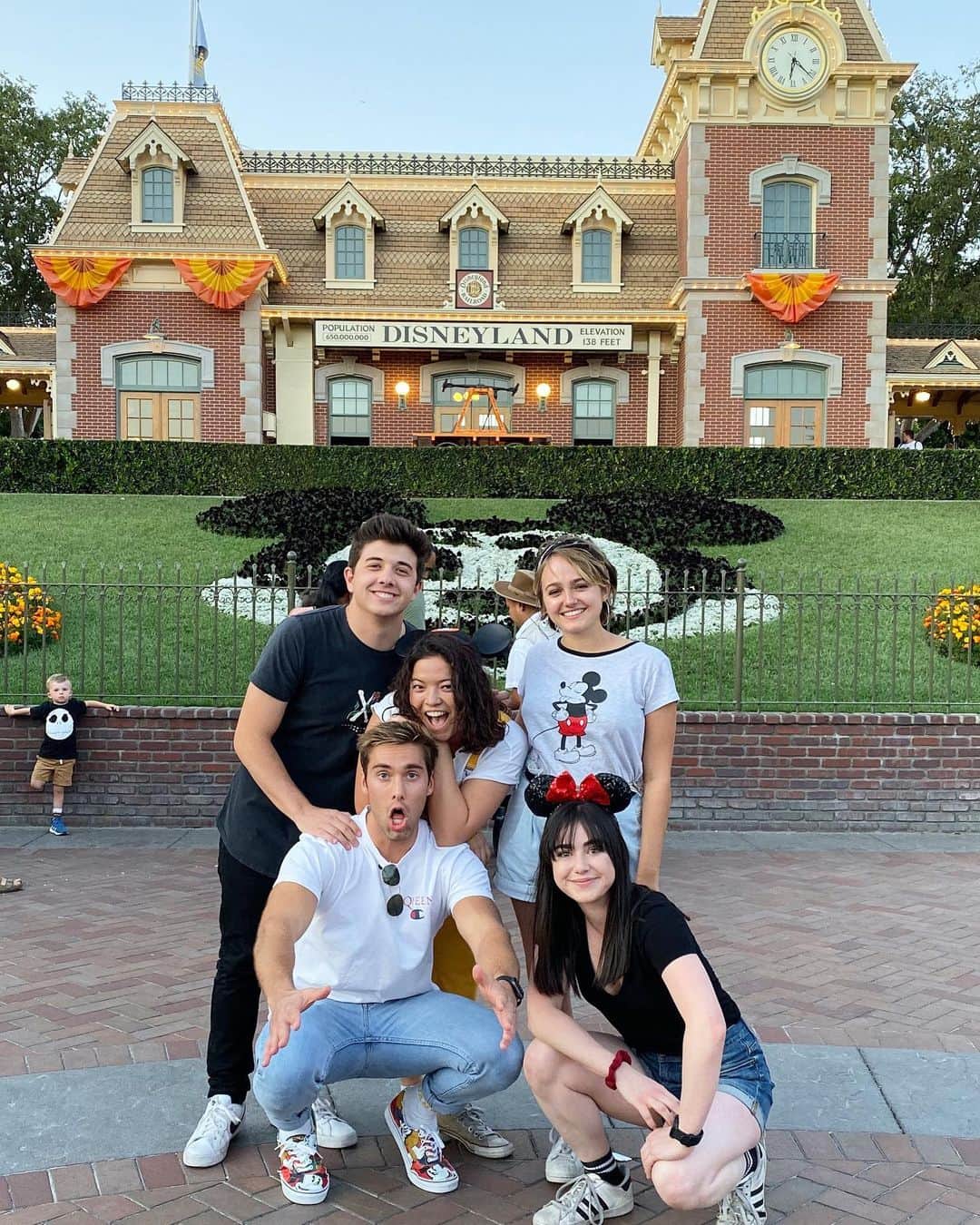 オースティン・ノースのインスタグラム：「Solid squad today」