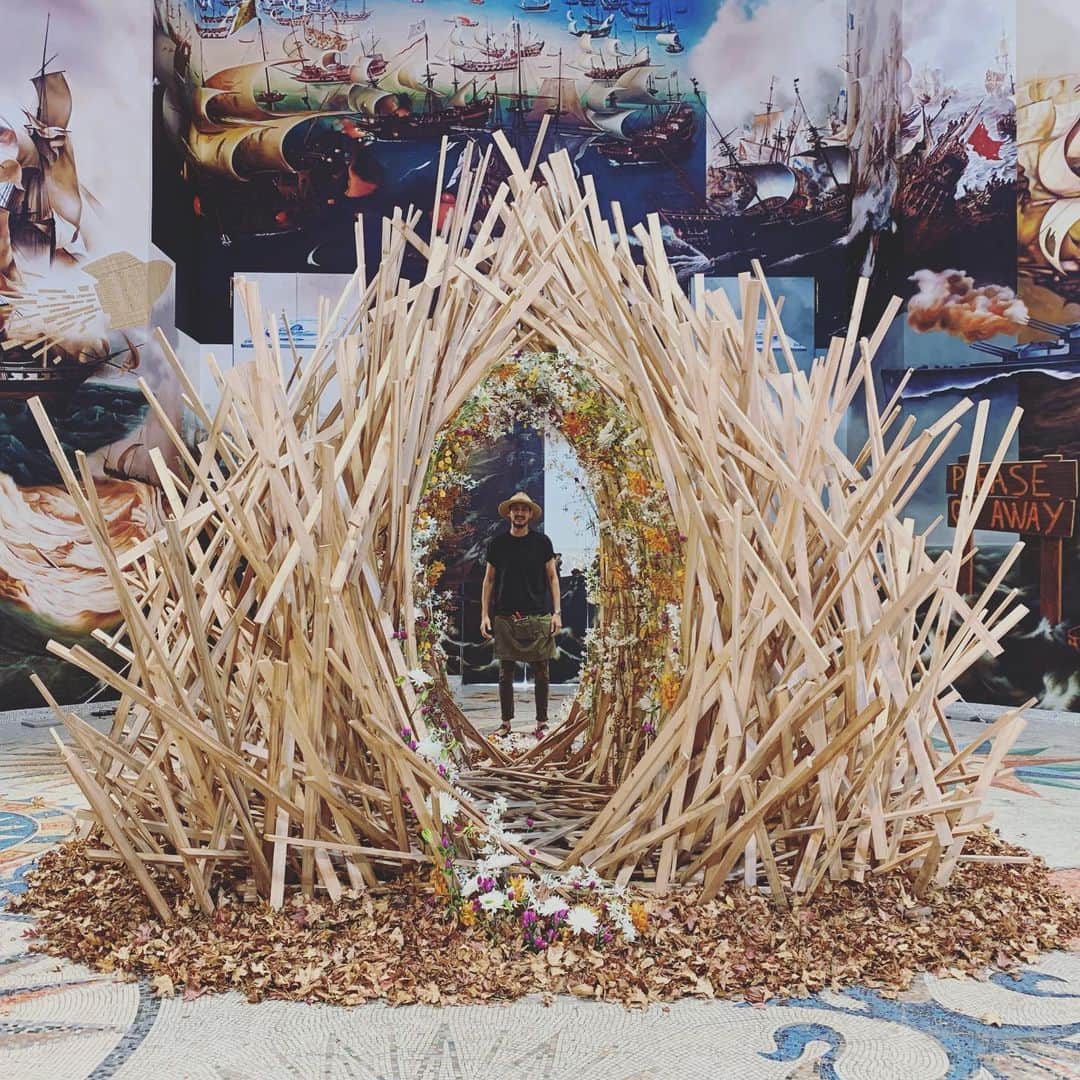 のインスタグラム：「the nest #akivazama #hanatombo #flowers #akivawoodwork」