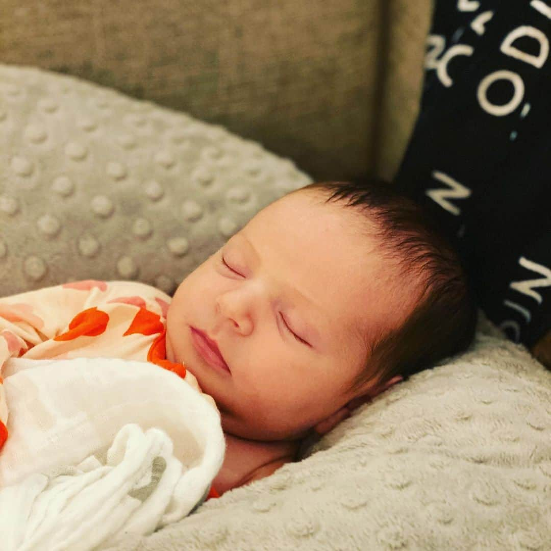 ニック・カーターさんのインスタグラム写真 - (ニック・カーターInstagram)「Sleeping like a baby....#saoirsereigncarter #peaceful」10月12日 12時30分 - nickcarter