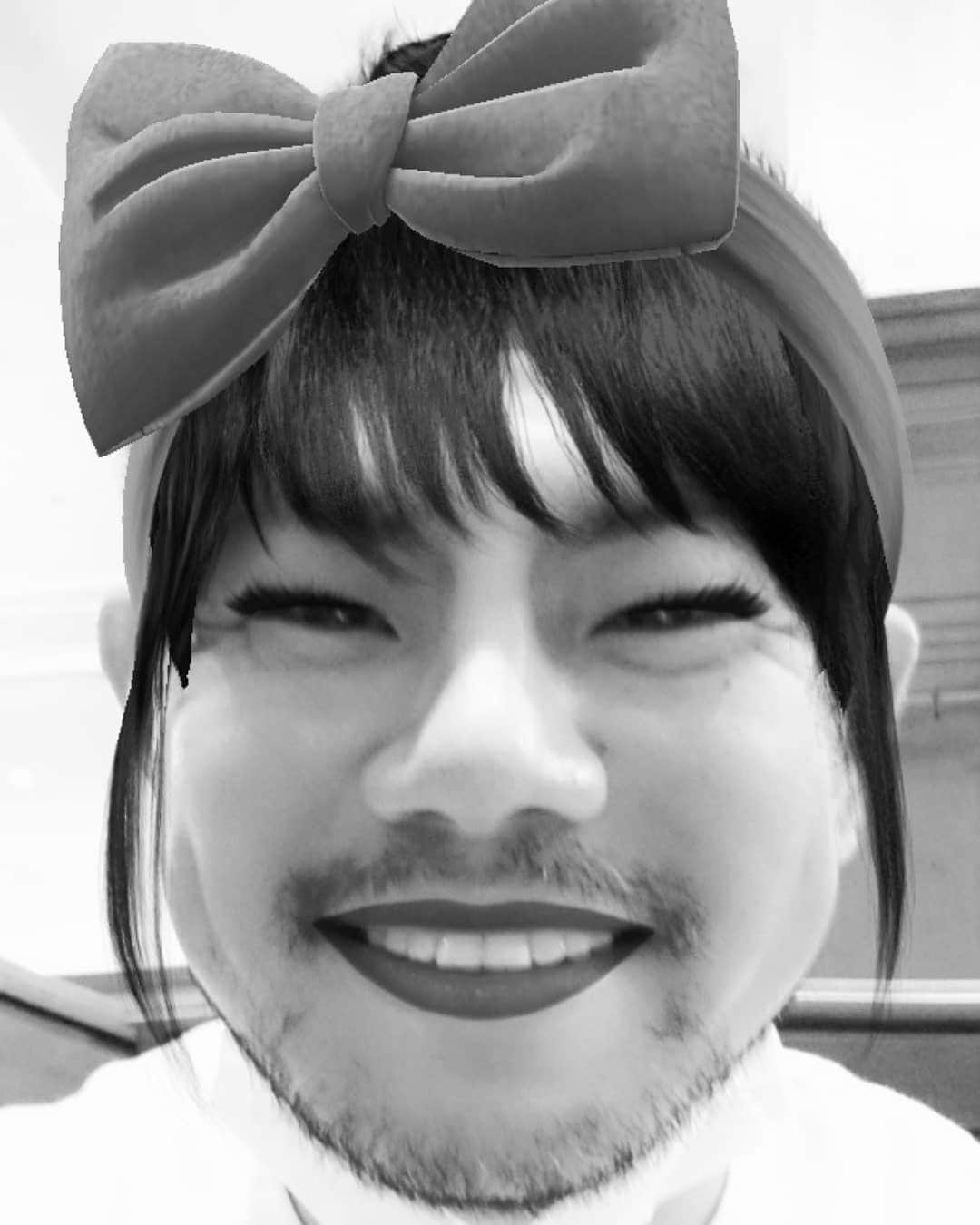 太田芳伸のインスタグラム：「皆さんすいません😢⤵️⤵️ 今日放送の『有田Ｐおもてなす』が 台風の為、延期になりました(T-T)💦 そんなことより 台風の影響ある地域の方々大丈夫でしょうか⁉️ そっちの方が心配‼️‼️‼️ 祇園は、まだ今のところはそこまで影響してないのですが、関東の方々これから大変だと思います‼️最悪な状況にならないよう祈っております‼️」