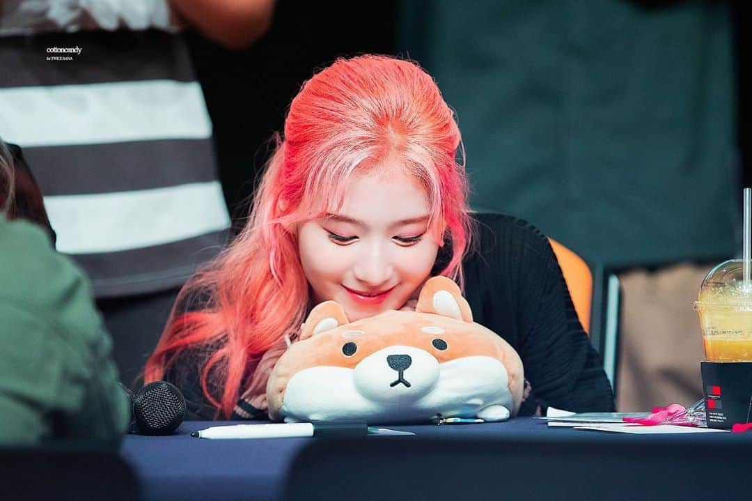 サナさんのインスタグラム写真 - (サナInstagram)「— : 🐿 ♩ #sana #sanaminatozaki #minatozakisana #사나 #jyp #feelspecial #nosananolife #kpop 191005 ♪ Fansign [ © cotton candy ]」10月12日 13時11分 - twicesana