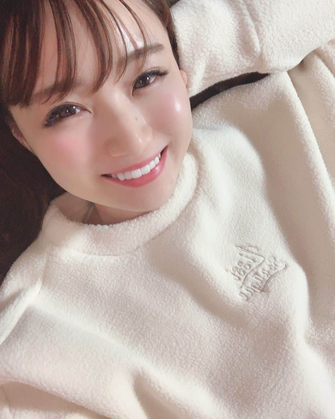 小越しほみさんのインスタグラム写真 - (小越しほみInstagram)「もこもこなふくでぬくぬく🐑 ・ 台風大丈夫かなぁ。 ・ みんなきをつけてね⛈ ・ ・ ・ ・ ・ ・ ︎︎︎︎☑︎tops... @lissi__boutique ・ ・ #もこもこ #ぬくぬく #にこにこ #笑顔 #smile #lissiboutique #selfie #自撮り #台風 #こわい #そわそわ #プロ引きこもり」10月12日 13時48分 - shihomi1129