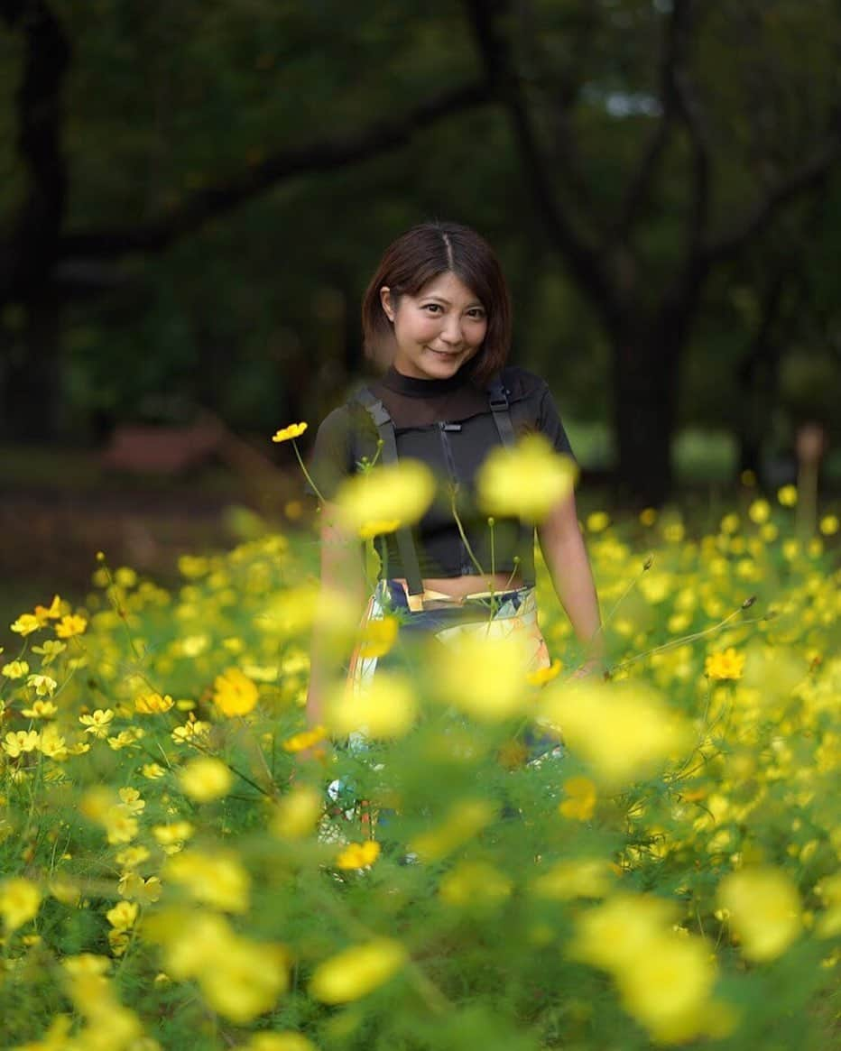 今村知可さんのインスタグラム写真 - (今村知可Instagram)「コスモス💖autumn  #秋 #showakinenpark #コスモス #autumn #naturephotography #portraitphotography #photo #camera #smile #レースクイーン #キャンギャル #グラビア #insta #instagood #instalove #followforfollowback #フォロワー募集中」10月12日 14時11分 - chikalanguage