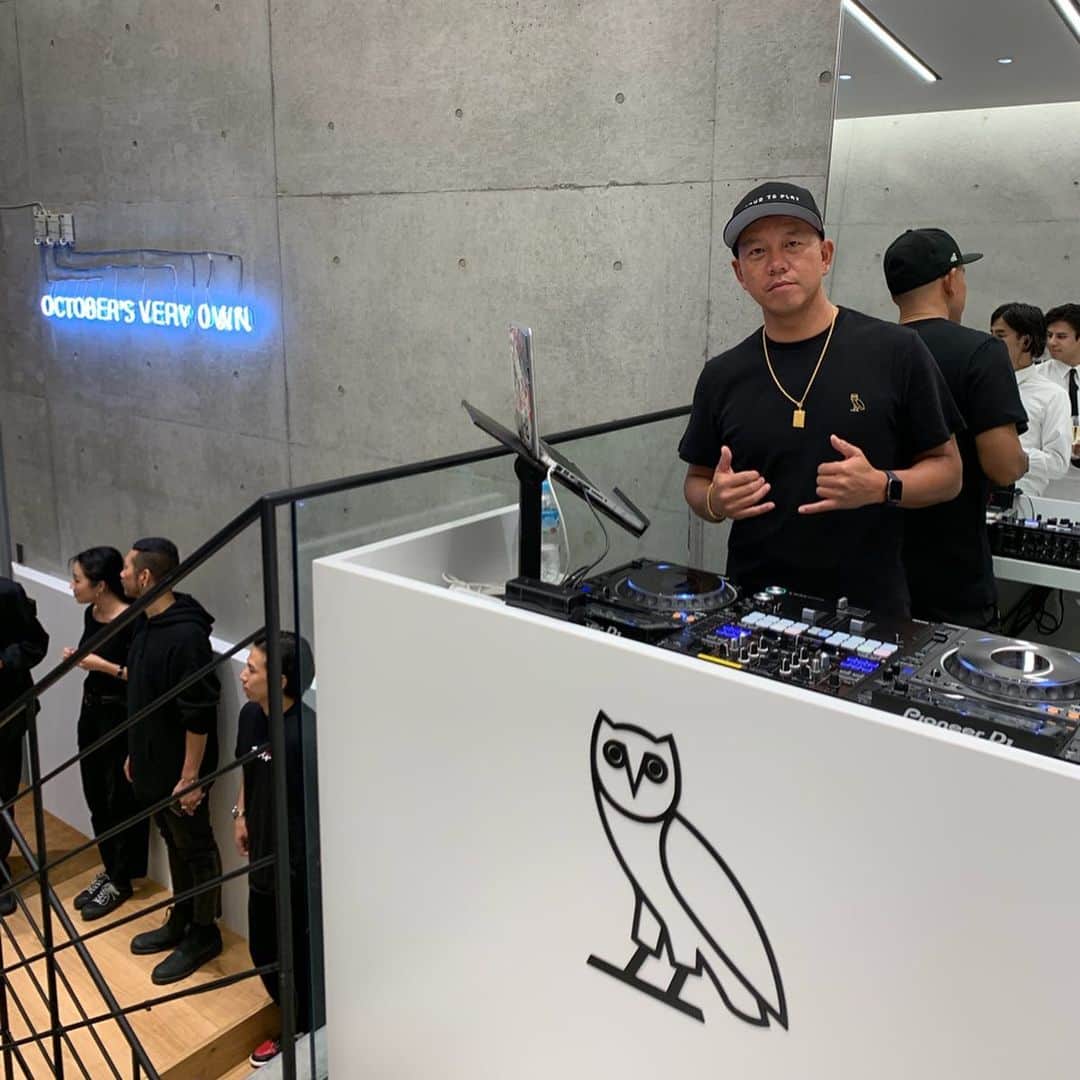 MIGHTY CROWNさんのインスタグラム写真 - (MIGHTY CROWNInstagram)「#ovo #ovo_tokyo #ovojapan  Pre opening party  リセプションパーティー で@DJ してきました 沢山の著名人等、関係者 みなさんの前で  セレクションさせてもらいました。 #selector #soundman #ting #madting  Thanks for having us  #mightycrown #toronto #japan to the world bless up #lauren @ovoniko @oliverelkhatib  Official opening is 10/19 土曜日 来週 土曜日 オープン！」10月12日 19時54分 - mightycrown