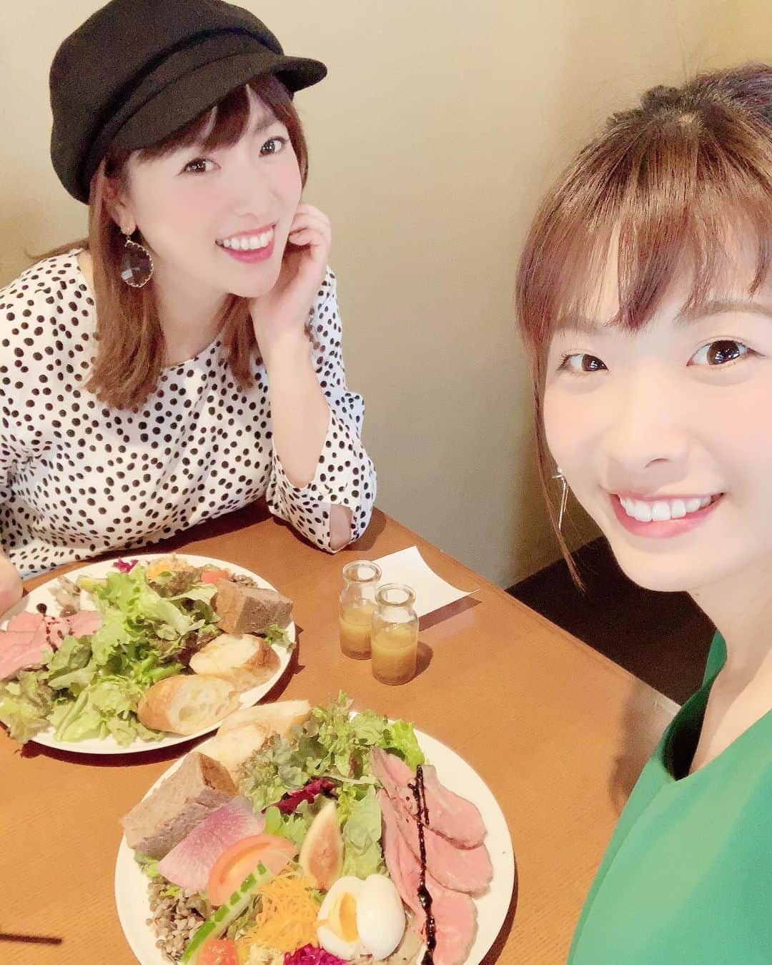 岡野綾夏さんのインスタグラム写真 - (岡野綾夏Instagram)「まゆさん❤️ ヘルシーなランチ 楽しみました🌼 . #薬院大通 #エピドール #長尾麻由 さん #全部おしゃれ #おぼうしかわゆい . #話すネタが #最近大人っぽくなった気がする #大人の階段のぼってるのかな . #人生のアドバイス #ありがとうございました💗 . #岡野綾夏 #福岡 #オフタイム」10月12日 19時55分 - ayaka.o531