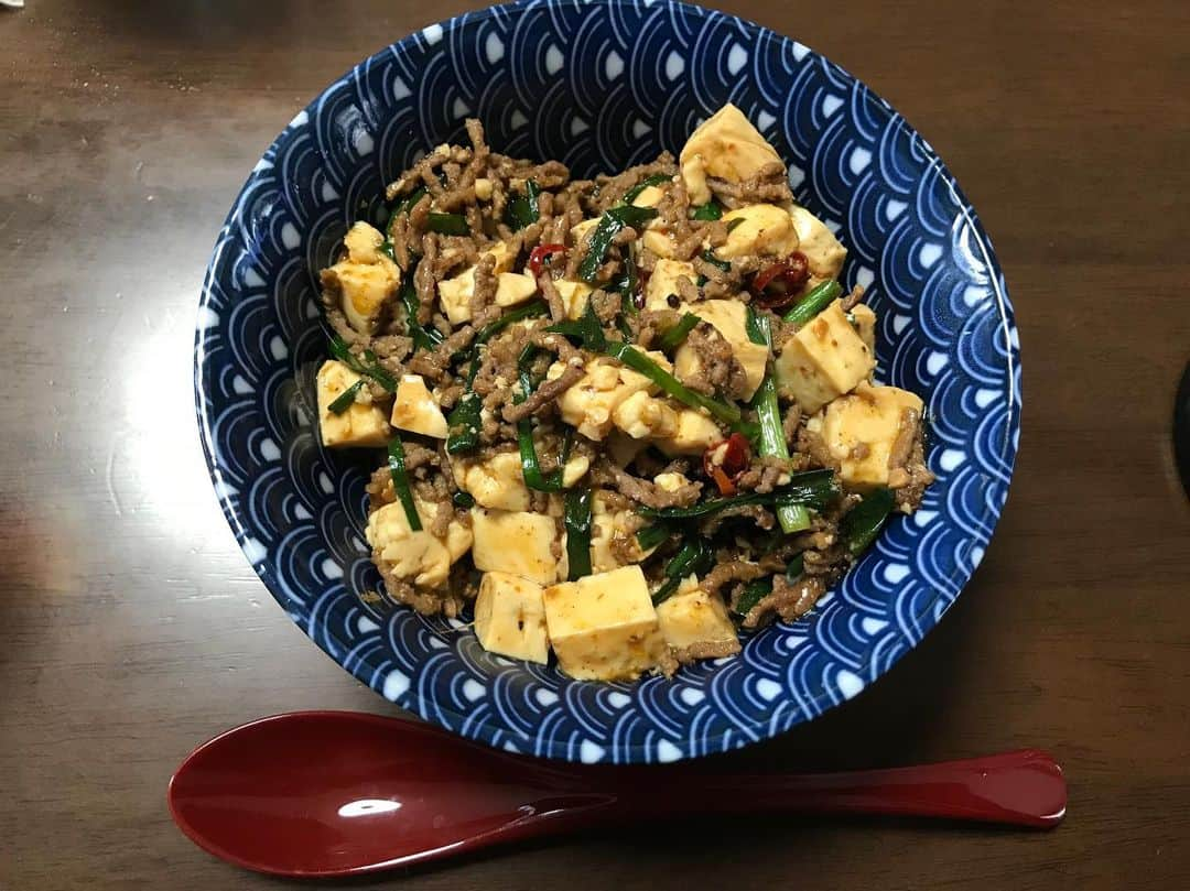 一井悠理さんのインスタグラム写真 - (一井悠理Instagram)「今日は麻婆豆腐丼👩‍🍳 台風心配だなぁ。 皆台風にくれぐれも気をつけて下さいね😣 #台風心配  #台風19号」10月12日 15時28分 - yuripoyo.1212