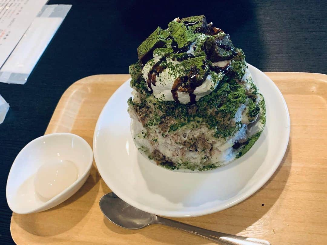 としみつさんのインスタグラム写真 - (としみつInstagram)「先日の撮影で食べたかき氷🍧  飛び上がるくらい美味しかったんだよなぁ。  #六華亭#岡崎#かき氷」10月12日 15時29分 - toshimitsu_tokaionair