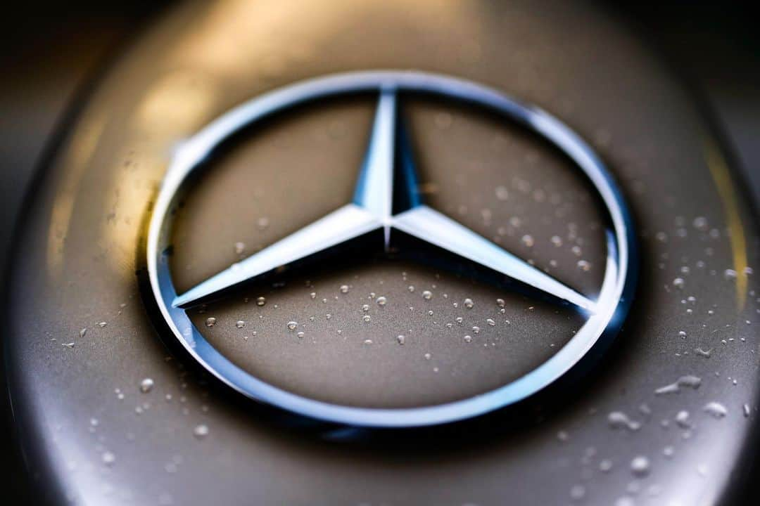 MERCEDES AMG PETRONASさんのインスタグラム写真 - (MERCEDES AMG PETRONASInstagram)「An unexpected day off for our pair of W10s. But they’ll get their chance to shine on Sunday ⭐️ To everyone out there affected by Typhoon Hagibis - please stay safe 🙏 • #MercedesAMGF1 #MercedesAMG #F1 #PETRONASmotorsports #JapaneseGP」10月12日 16時21分 - mercedesamgf1