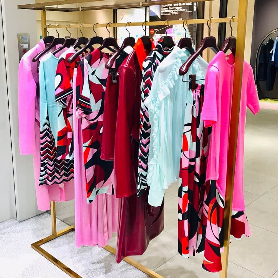 HANKYU.MODEさんのインスタグラム写真 - (HANKYU.MODEInstagram)「EMILIO PUCCI FW2019 NEW ARRIVAL At 3F MODE #Hankyu #HANKYUMODE #umedahankyu #阪急うめだ本店 #うめだ阪急 #阪急百貨店 #osaka #umeda #mode #emiliopucci #エミリオプッチ #コート #ドレス #fw2019」10月12日 17時02分 - hankyumode