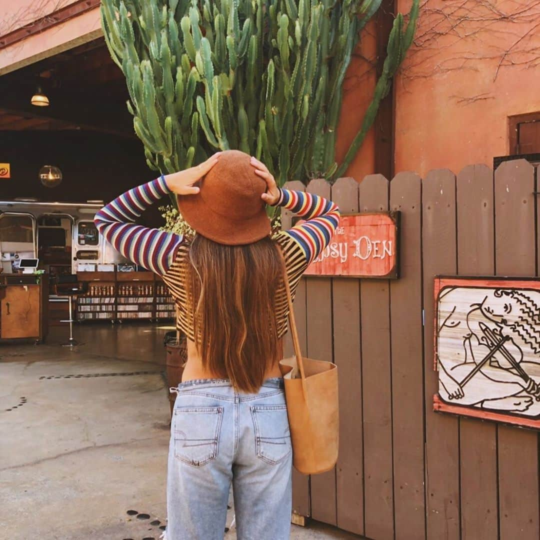 野呂玲花さんのインスタグラム写真 - (野呂玲花Instagram)「👒 @urbanoutfitters 👕 @zaful 👖 @americaneaglejp 👜 @canaljean  #ファッション #コーディネート #reikasoutfit」10月12日 17時09分 - reikanoro