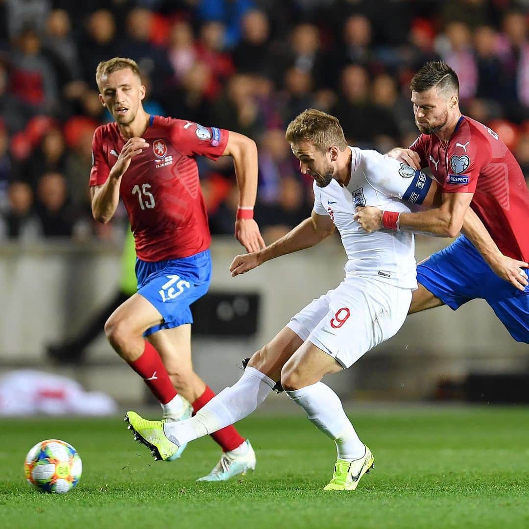 ハリー・ケインのインスタグラム：「Last night is a wake up call for us. We have to be better and improve. Bulgaria next.」