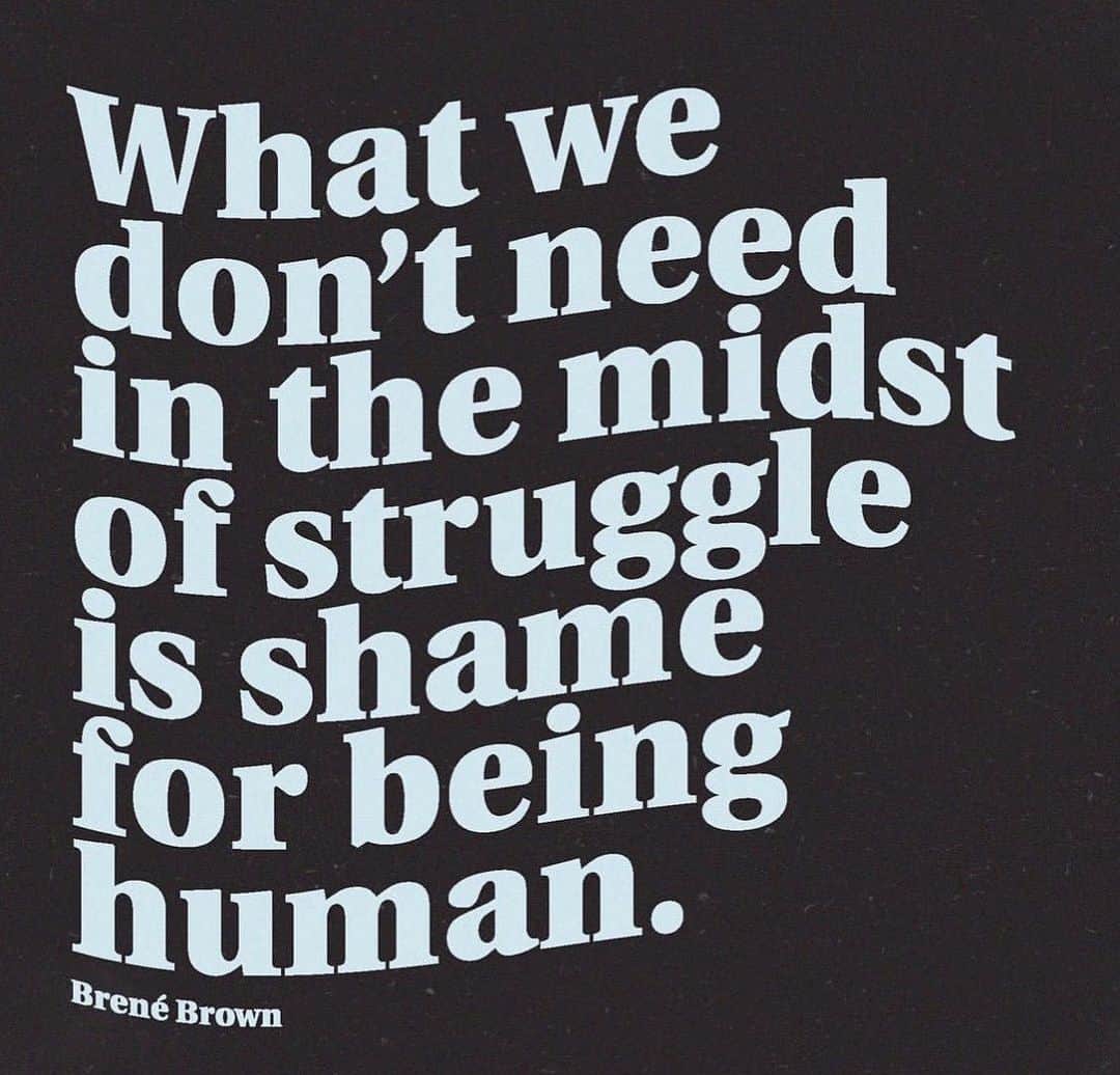 リンジー・モーガンのインスタグラム：「The beauty of being a human is our infallibility... and yet our resilience in the midst of struggle.✨ . . . We are messy at times, imperfect at others, but our ability to adapt and persist through life, as we change, as we learn and grow is what evolves us into stronger beings.✨ . . . Stop the shame, and embrace the human. Love the human and let yourself grow. ✨」
