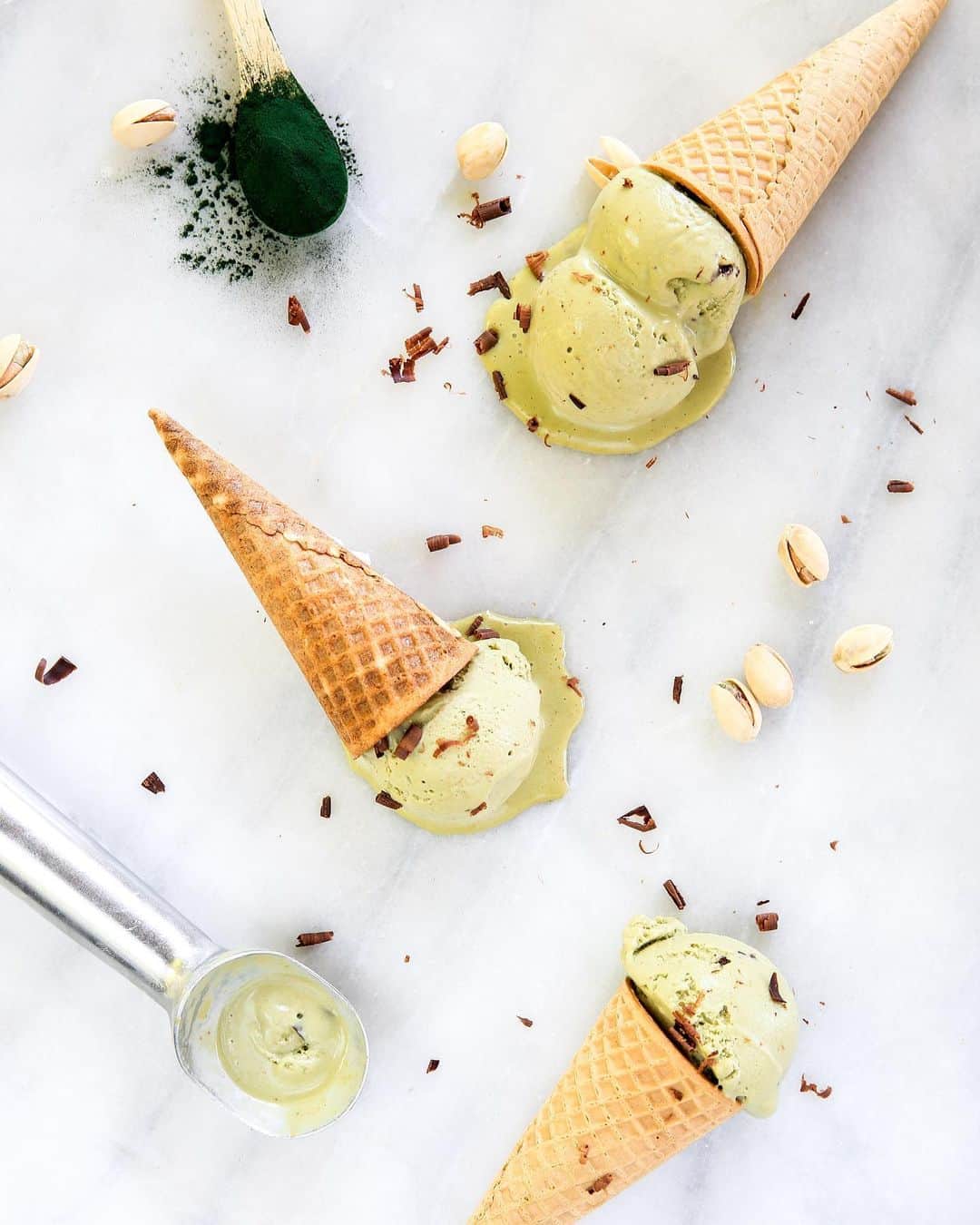 ヴィタ・シドルキナさんのインスタグラム写真 - (ヴィタ・シドルキナInstagram)「Today my latest dream comes to life with the launch of @vitaliforlife a delicious plant based gelato!🍦 Because of my modeling career, balancing diet and the love for sweets has always been a  struggle.🙈 Since there was nothing that fit my needs, I started to make VEGAN, NON SUGAR ice cream at home for our friends and family. It became such a success that I decided to partner with my friend @aliwande - who shares my passion for vegan food - and bring this delicious desert to all of you!❤️ After months and months of work, we are incredibly excited to announce our launch in Miami @dirteatclean in Sunset Hurbor and @otlmia in the Design District. Go get your “Vitali” and let us know what you think ! 😘 #vitaliforlife #plantbasedgelato #vitasidorkina」10月13日 3時43分 - vitasidorkina
