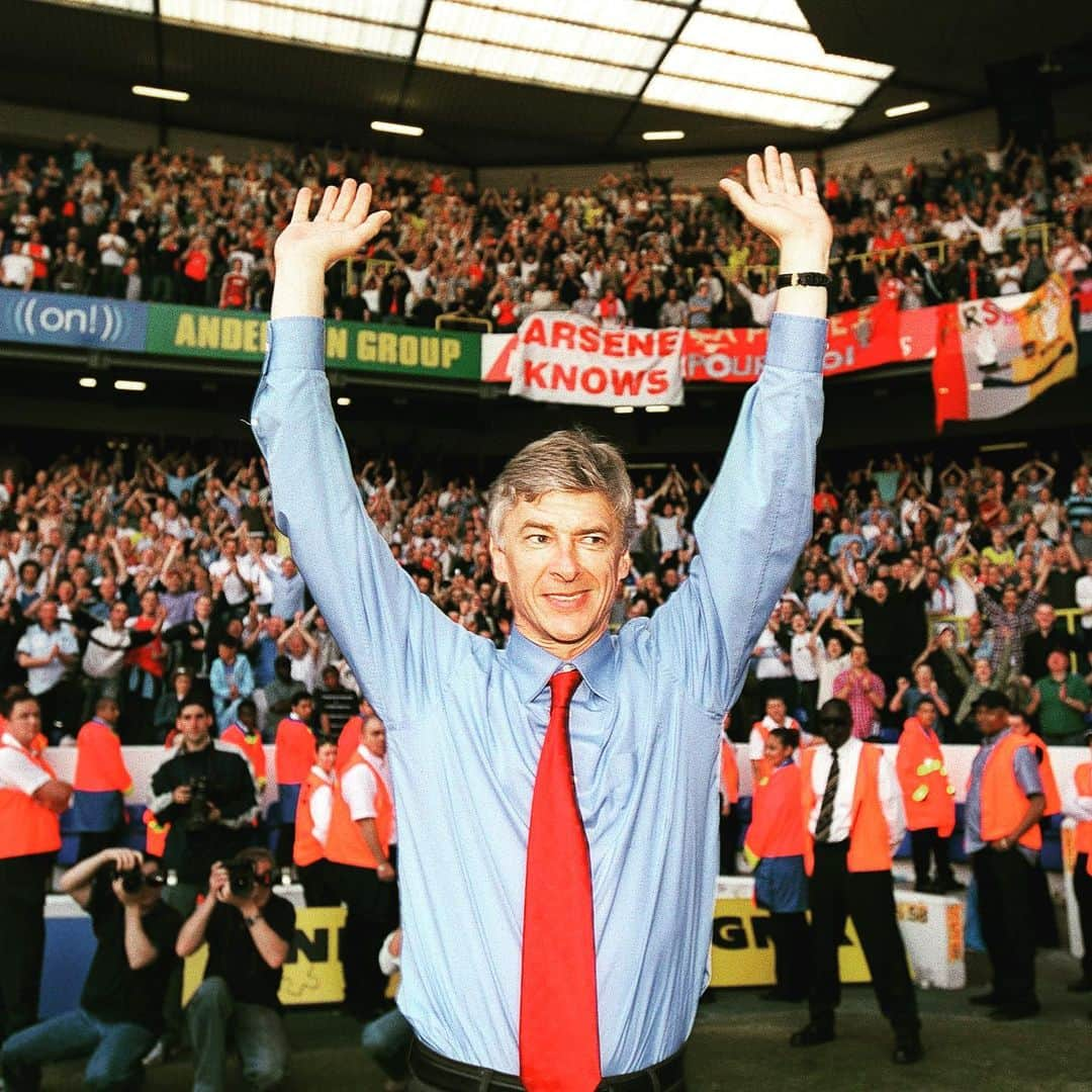 プレミアリーグさんのインスタグラム写真 - (プレミアリーグInstagram)「The start of something very, very special... Arsene Wenger took charge of his 1st @arsenal match #OnThisDay in 1996」10月12日 20時18分 - premierleague