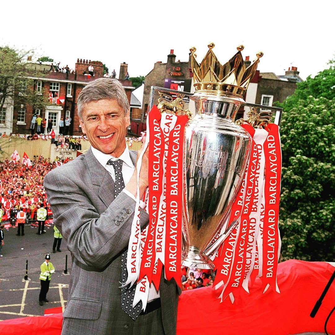 プレミアリーグさんのインスタグラム写真 - (プレミアリーグInstagram)「The start of something very, very special... Arsene Wenger took charge of his 1st @arsenal match #OnThisDay in 1996」10月12日 20時18分 - premierleague