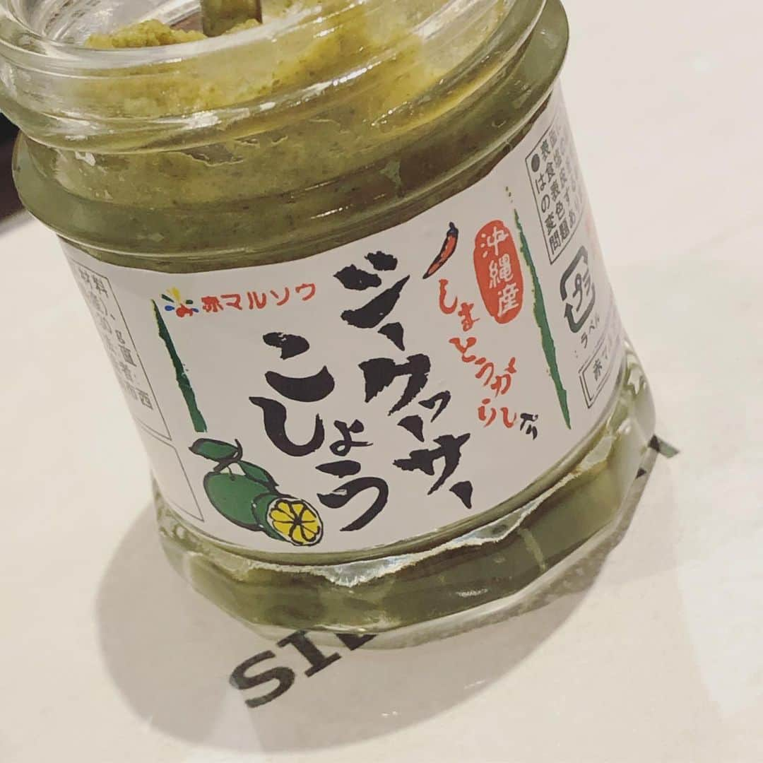 平井喜美さんのインスタグラム写真 - (平井喜美Instagram)「アグー豚のしゃぶしゃぶ🐽 美味しすぎた、しゃぶしゃぶ♡ポン酢とシークヮサー胡椒は買って帰るよね〜 . . #沖縄グルメ #アグー豚 #沖縄 #okinawa #genic_mag #tabijyo_okinawa #旅行 #旅グルメ #まつもと」10月12日 20時55分 - yoshimi1111