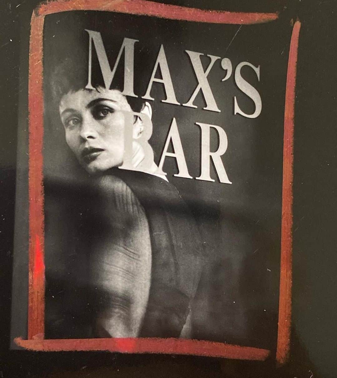 エマニュエル・ベアールのインスタグラム：「#Repost @maxvadukul ・・・ Vadukul Archve Max’s Bar  Emmanuelle Béart  Vogue Paris  Contact sheet editing . #teamvadukularchive」