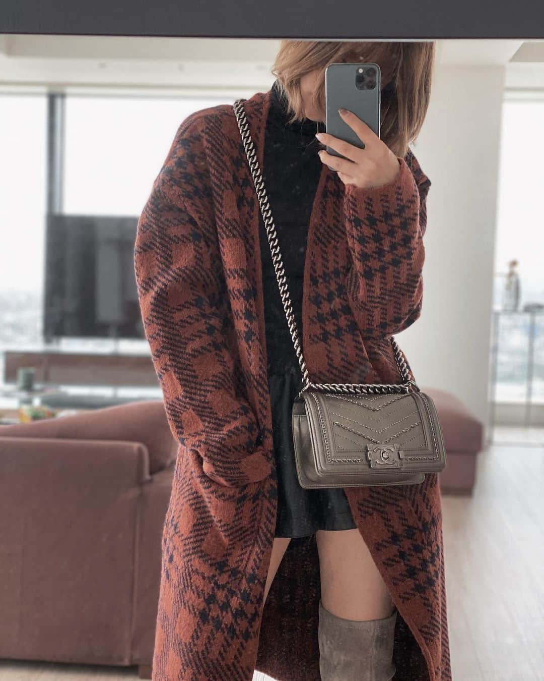 仲村美香さんのインスタグラム写真 - (仲村美香Instagram)「Long Knit Cardigan 8,400yen @marque_official ・ ・ めちゃめちゃ可愛いー🤤💕 オレンジとグレーの2色展開だよ♡ ・ ・ トップスとブーツは 【Special  Price】でかなりお安く販売しています♡ ・ ・ ・ ・  #coordinate#ootd#outfit#fashion#blogger#japan#marque#marqueofficial#marqueimport#マルク#毎日コーデ#コーデ#ファッション#chanel#シャネル」10月12日 21時08分 - mikapu0519