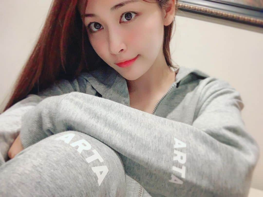 のインスタグラム：「💖 . しっかり備えてただ安全を祈るのみ。 . みんなもどうか気をつけて。 . . #typhoon #台風19号 #ハギビス #athome #身の安全を確保」
