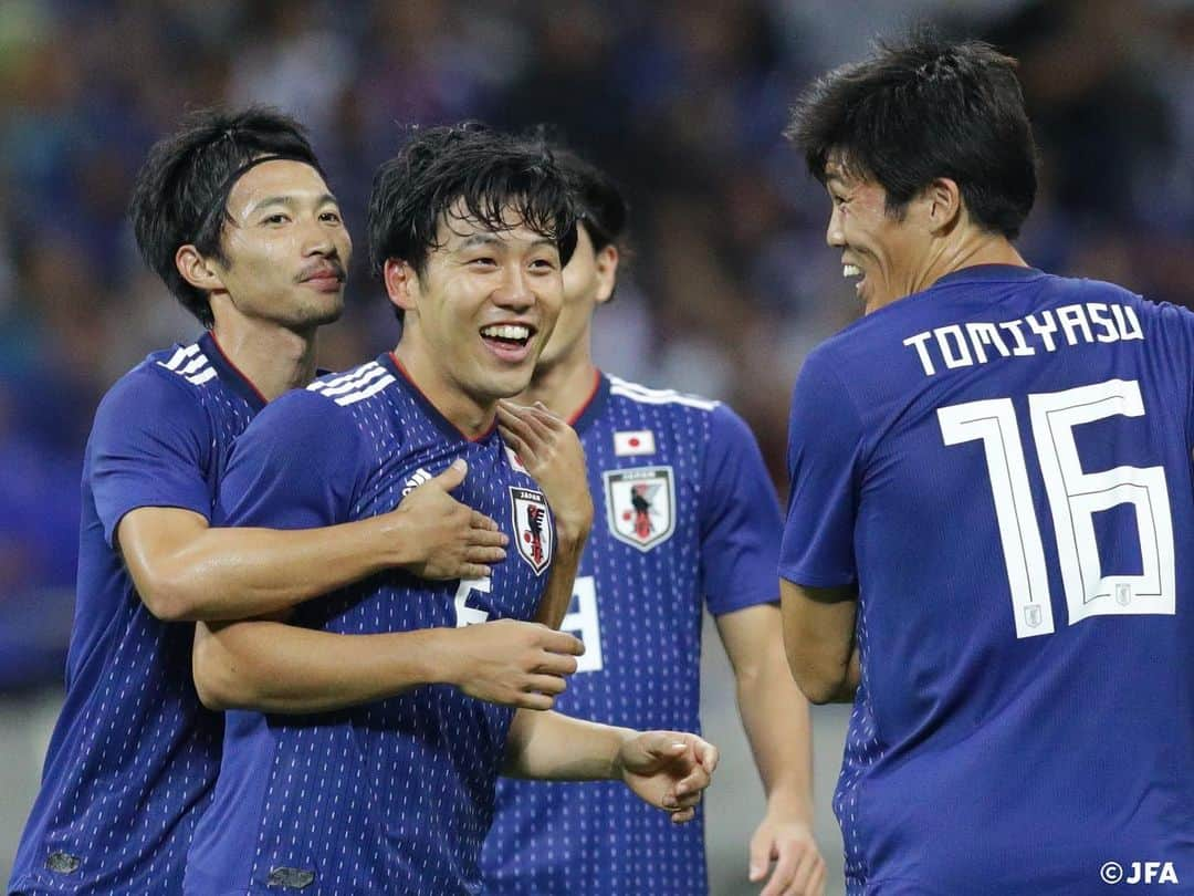 日本サッカー協会さんのインスタグラム写真 - (日本サッカー協会Instagram)「📸Match photos｜5点目は、#遠藤航 選手の代表初ゴール！ ・ #daihyo #SAMURAIBLUE #新しい景色を2022 ―――――――――――――――――― 2022FIFAワールドカップカタールアジア2次予選 #SAMURAIBLUE 6-0モンゴル代表 ⚽️22分 #南野拓実 ⚽️29分 #吉田麻也 ⚽️33分 #長友佑都 ⚽️40分 #永井謙佑 ⚽️56分 #遠藤航 ⚽️82分 #鎌田大地 ・ 📅10/10(木)日本時間19:35KO 📍埼玉スタジアム２００２ 📺テレビ朝日系列/NHK-BS1で生中継 ・ 👉大会情報はJFA.jpへ ――――――――――――――――――」10月12日 22時01分 - japanfootballassociation