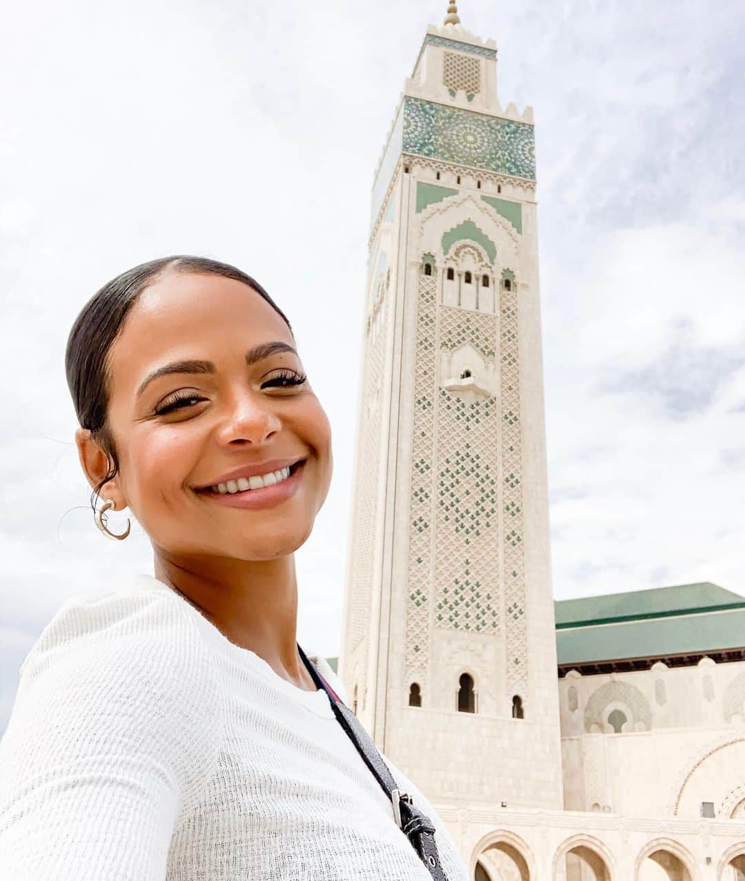 クリスティーナ・ミリアンさんのインスタグラム写真 - (クリスティーナ・ミリアンInstagram)「Choose Love. Give Love. Be Love. ❤️ Sending out an abundance of love from Casablanca, Morocco.  #hassaniimosque #allwelcome #loveislove #glowing #blessings #africa #morocco #casablanca」10月12日 22時04分 - christinamilian