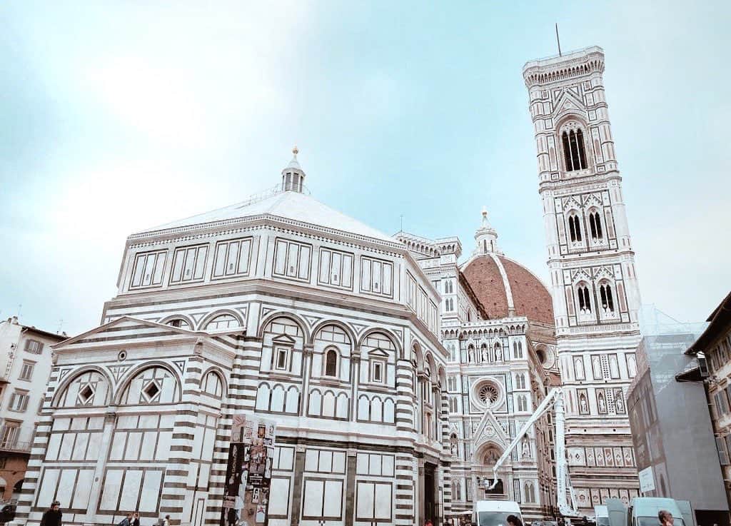 張楚珊さんのインスタグラム写真 - (張楚珊Instagram)「佛羅倫斯💙 聖母百花大教堂⛪️ #Florence # Italy #🇮🇹」10月12日 22時47分 - iam33___