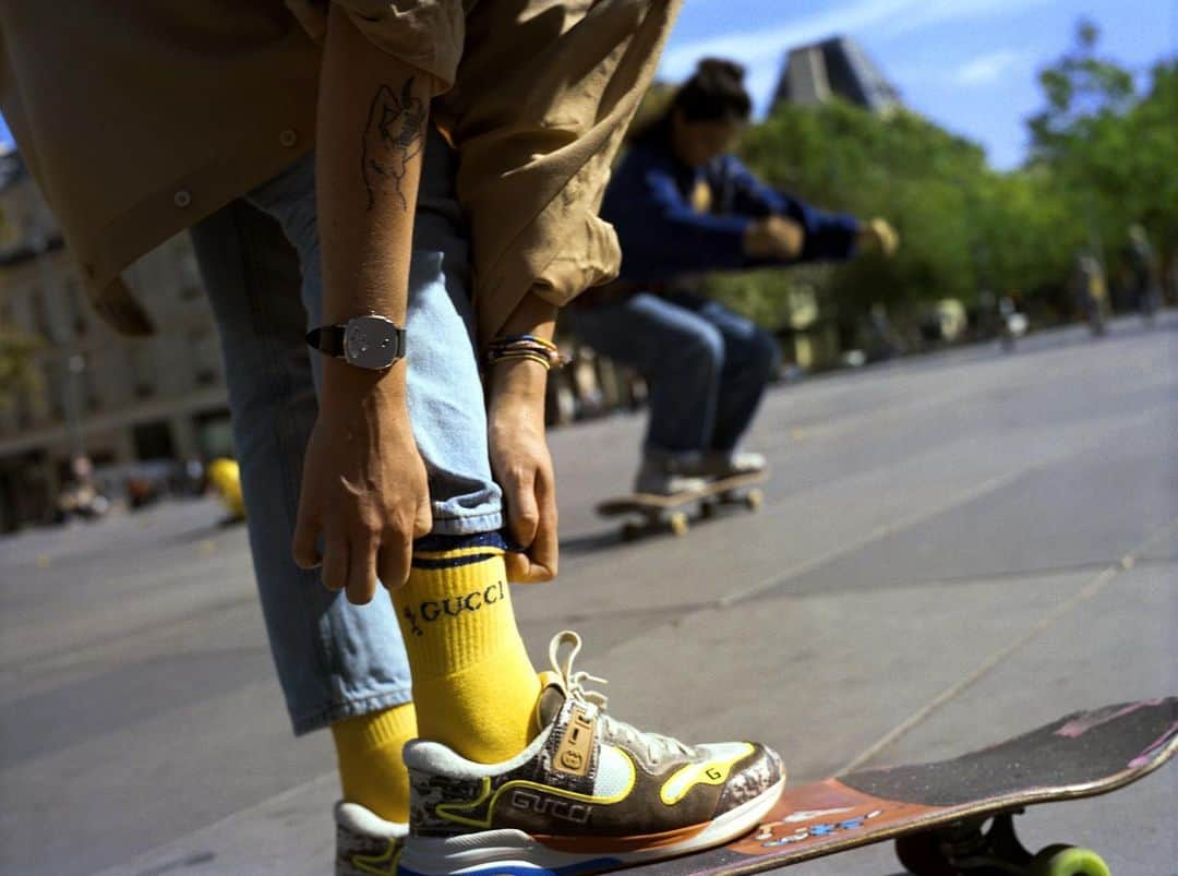 グッチさんのインスタグラム写真 - (グッチInstagram)「The #GucciGrip watch becomes the focus of a new collaborative project harnessing the spirit of  skateboarding. Documented and pictured in Paris, queer skaters from @unityskateboarding wear pieces from @alessandro_michele’s latest collection including the #GucciUltrapace sneaker. Photography:  @doradiamantdd and @marilouchabertphoto. Discover more through link in bio. #AlessandroMichele」10月12日 23時30分 - gucci