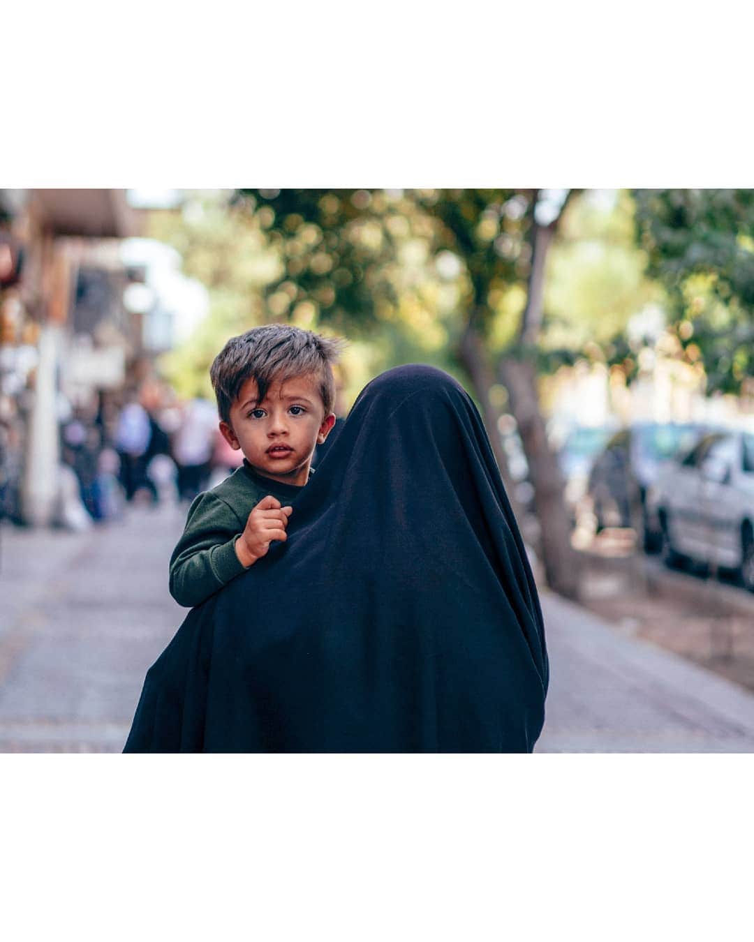 VuTheara Khamさんのインスタグラム写真 - (VuTheara KhamInstagram)「Eyes of Children, Shiraz, Iran, (2019) 👁️🇮🇷 . @feeliran #letsfeeliran」10月12日 23時42分 - vutheara