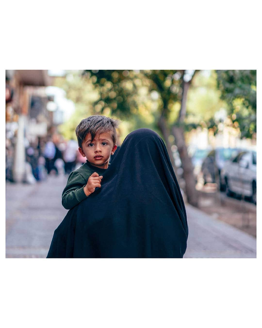 VuTheara Khamさんのインスタグラム写真 - (VuTheara KhamInstagram)「Eyes of Children, Shiraz, Iran, (2019) 👁️🇮🇷 . @feeliran #letsfeeliran」10月12日 23時42分 - vutheara