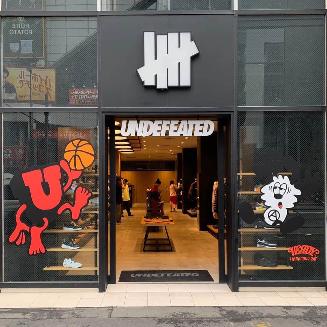 UNDFTDさんのインスタグラム写真 - (UNDFTDInstagram)「UNDEFEATED x @verdy Capsule Collection // Available today 10/13  exclusively at Undefeated Meiji Dori and Verdy Harajuku Day」10月13日 5時15分 - undefeatedinc