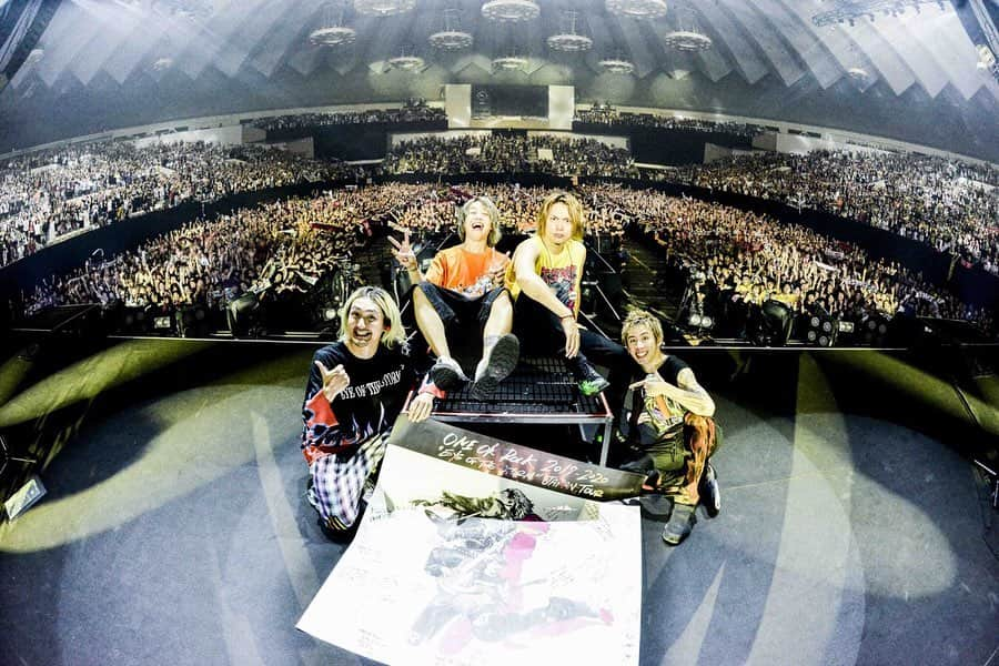 Toru さんのインスタグラム写真 - (Toru Instagram)「札幌初日ありがとう！！辿り着いた先は最高の景色やったよ！来れなかった方もいると思うけど台風の被害がこれ以上拡大しないことを心から願っています。📸　@ruihashimoto」10月13日 0時13分 - toru_10969