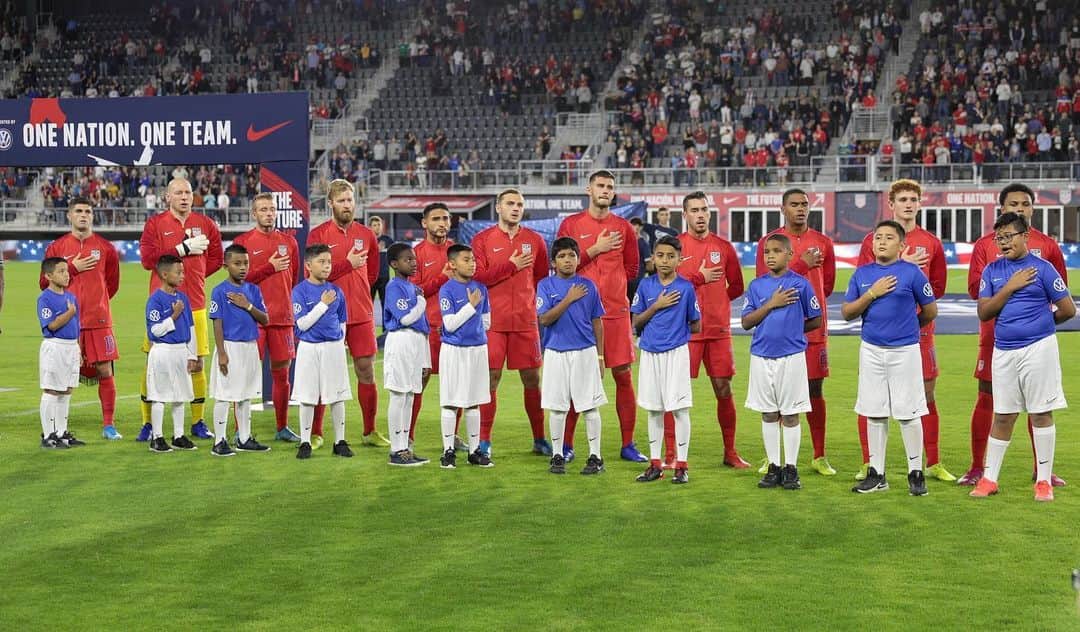ブラッド・グザンのインスタグラム：「Always an honor! 🇺🇸🇺🇸🇺🇸」