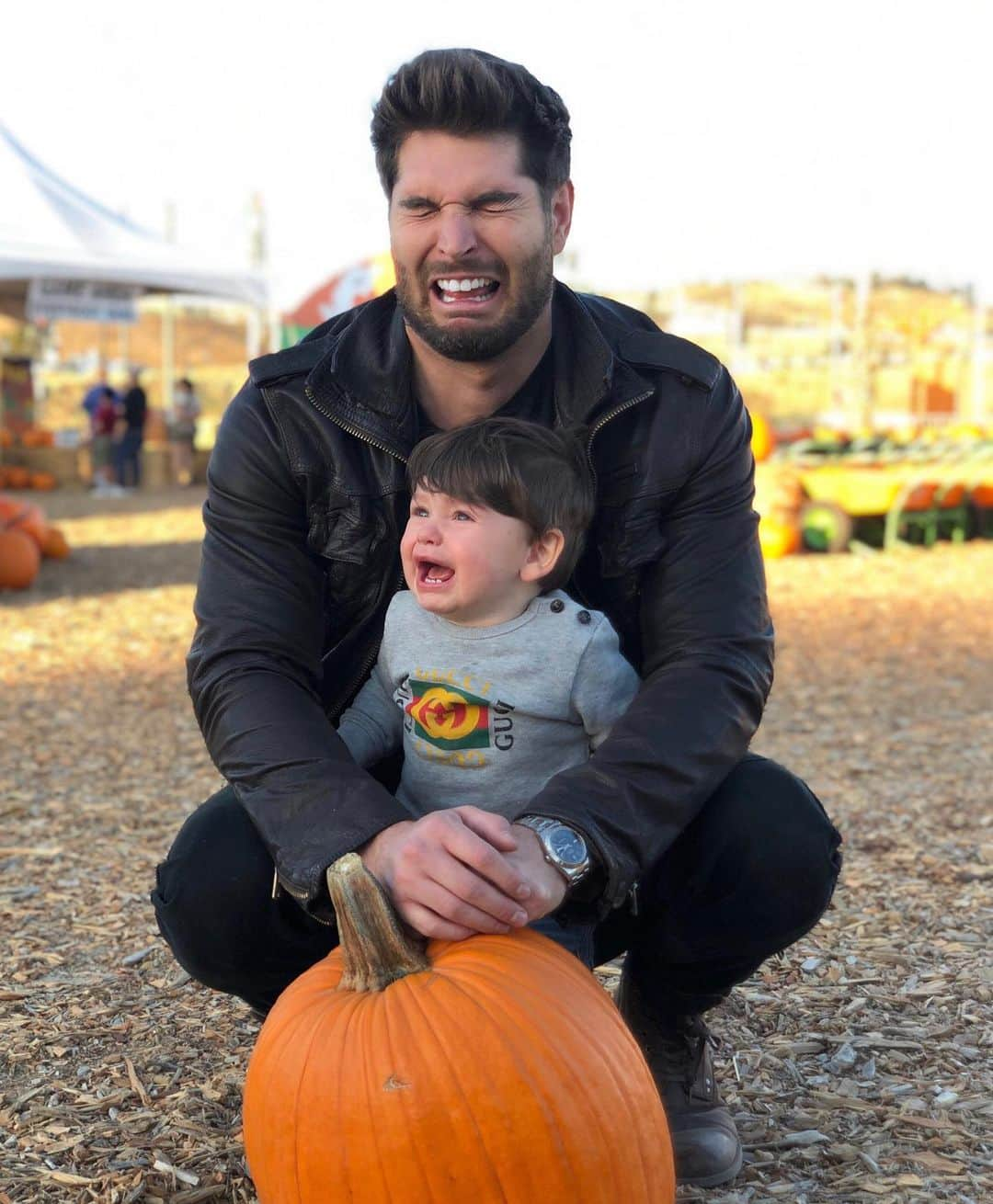 ニック・ベイトマンさんのインスタグラム写真 - (ニック・ベイトマンInstagram)「One of us didn’t have our nap today 😤」10月13日 1時37分 - nick__bateman