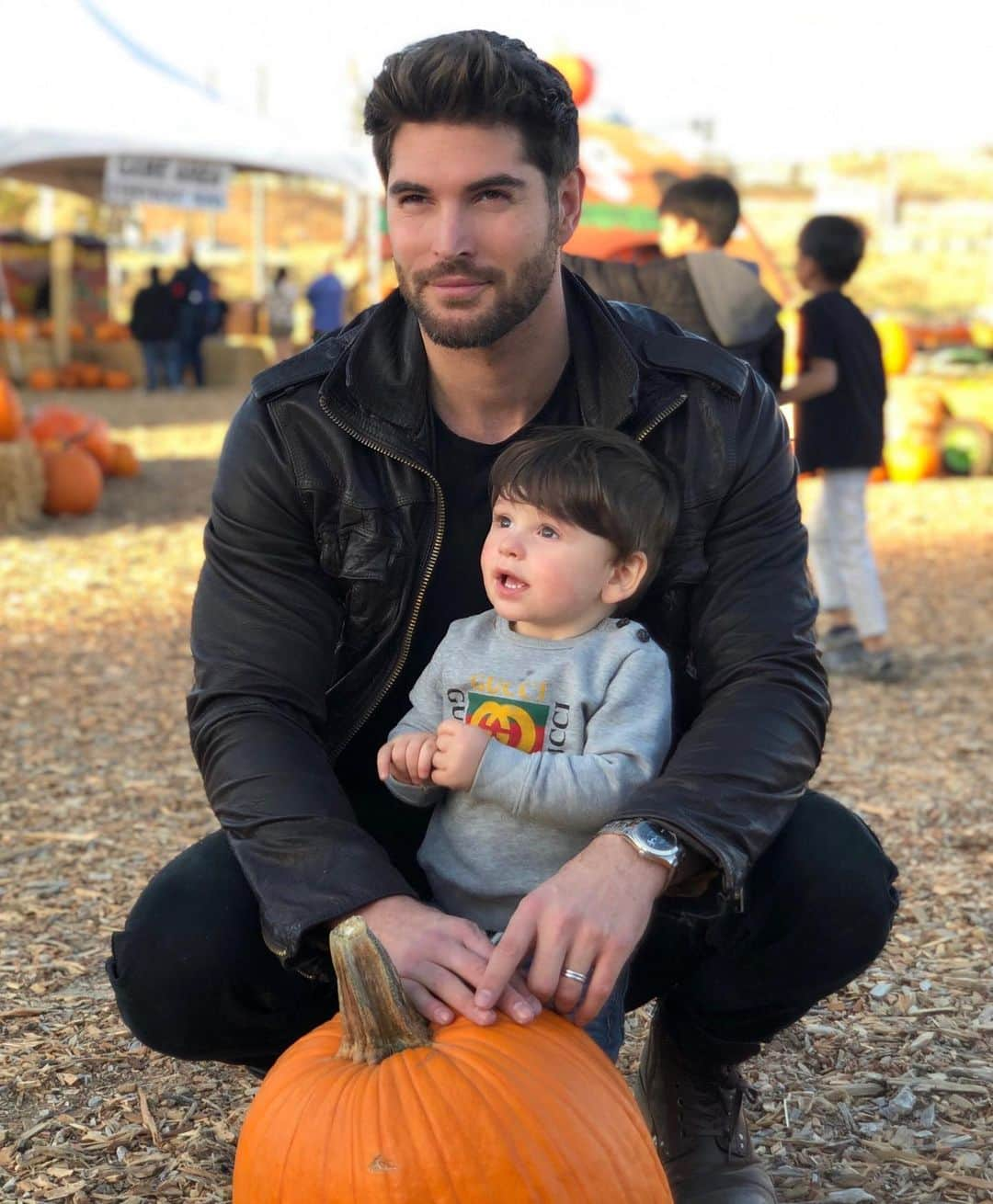 ニック・ベイトマンさんのインスタグラム写真 - (ニック・ベイトマンInstagram)「One of us didn’t have our nap today 😤」10月13日 1時37分 - nick__bateman