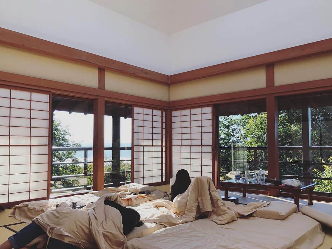 松島エミのインスタグラム：「Such a peaceful morning at the House of Light✨」