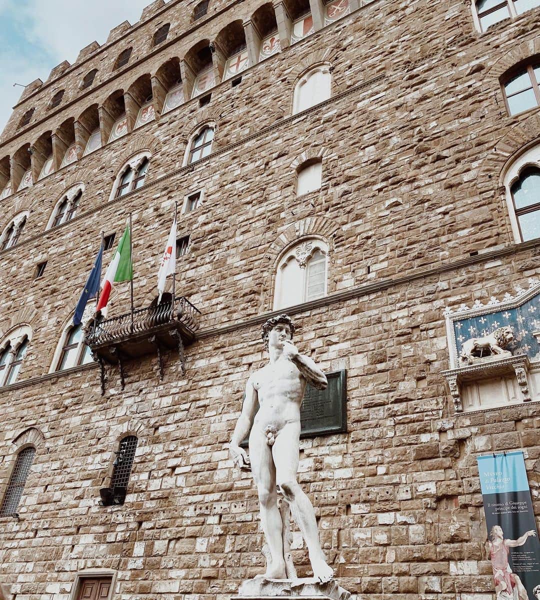 張楚珊さんのインスタグラム写真 - (張楚珊Instagram)「是大衛雕像🇮🇹👀😆😆 #italy #義大利 #🇮🇹 #florence」10月13日 1時57分 - iam33___