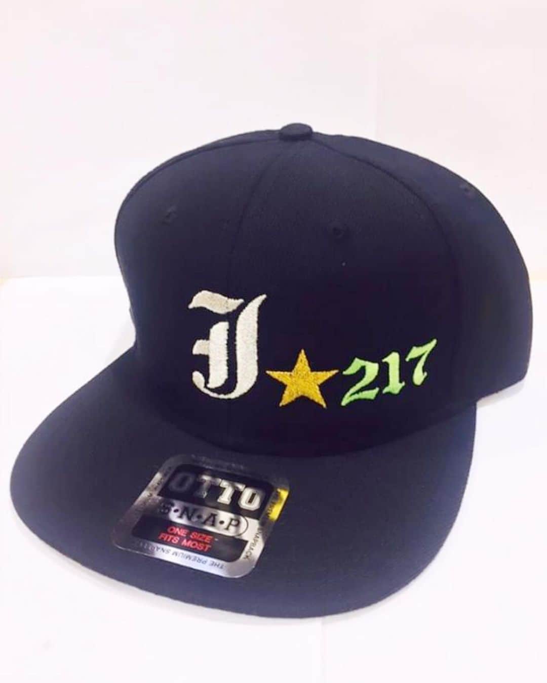 大西宏明のインスタグラム：「最近 超お気に入りのキャップ🧢 @airmenman  オリジナルで好きなナンバー イニシャル入れれる✨✨✨ #野球選手 #御用達 #オリジナル #カスタマイズ #キャップ #airmenman #お気に入り #自分だけの #帽子 #最高 #お洒落さんと繋がりたい  #smile #ほなっ！！」