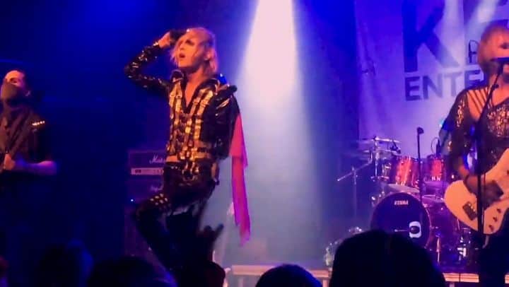 YOHIOのインスタグラム：「This one is from KEIOS FESTIVAL '16. It was such a fun event and I'd really love to arrange it again in the future. Can't believe it's over 3 years ago now. ⁣ ⁣ -------⁣ Okay, so I'm not feeling that well at the moment to be honest with you. ⁣ The last couple of years have been a struggle, as I've mentioned before, but it's not fine yet. I'm not fine yet. ⁣ ⁣ Sometimes, no matter how much you try to pick yourself up, it just doesn't work. It takes time. Every day feels like a battle.⁣ Everybody has their ups and downs, and right now I'm in a down period.⁣ That's what I'm in right now. ⁣ ⁣ Trust me, I'm trying my best. I will get through this as I always do, it's just that this time it's taking a bit longer than usual. But it's okay. ⁣ ⁣ I'm making a hell of an album right now and I promise I will deliver quality like never before. That much I'm certain of. ⁣ But some days it's just hard to focus when the anxiety beats you down. ⁣ ⁣ I want to be a strength to others but right now I can't even give strength to myself. I really hate that more than anything.⁣ ⁣ I usually don't open up like this on social media, don't really like it, but I felt like I have to, since I'm quite absent right now.⁣ ⁣ I promise I'll be better soon. ⁣ I'll be stronger and better. ⁣ ⁣ Until then, keep on fighting that anxiety.⁣ Just try to win one day at a time.⁣ ⁣ I know how you feel.⁣ ⁣ #YOHIO」