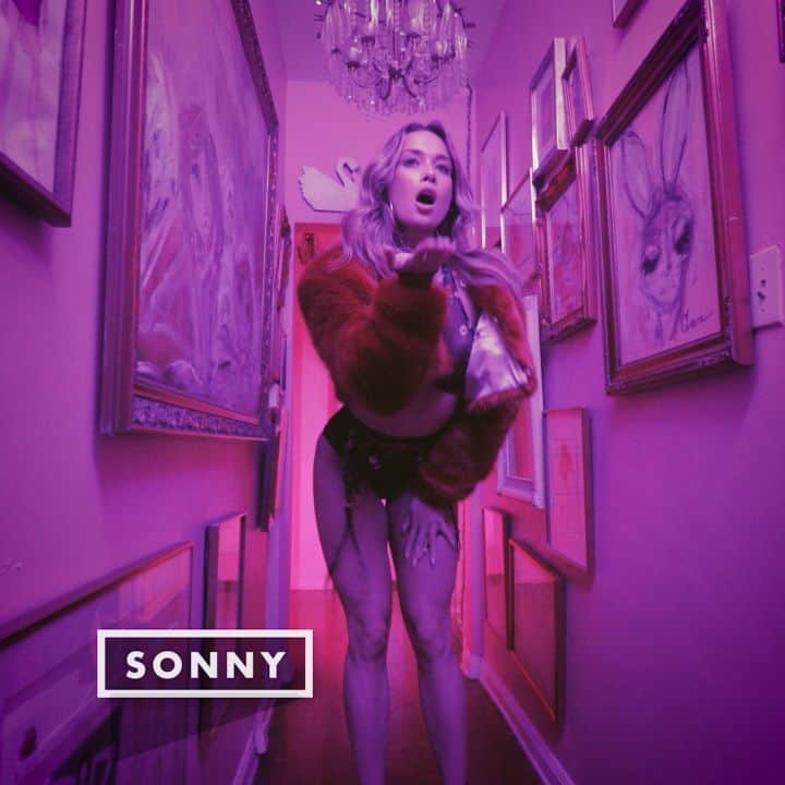 Nika Kljunのインスタグラム：「@sonnyfp NEW SONG #OMG is OUT! You're not ready for this video we all worked on 📺📡 coming very soon! Song is out now on all the steaming platforms!!! 😂😛👊🏼 I mean no joke - this song is straight fire 🔥! @sonnyfp and @tommyparker80s don't stop won't stop can't stop ✍️🏆🌟 . I can’t wait for the world to see it! 🙌🏼🤤🤤🤤 . MUSIC VIDEO OUT SOON! Stay alert 🚨 #omg #sonnyfp . #newmusicdaily #newbanger #newsong #straightfire #staytuned #OMG #nikakljunchoreography #nikakljun」