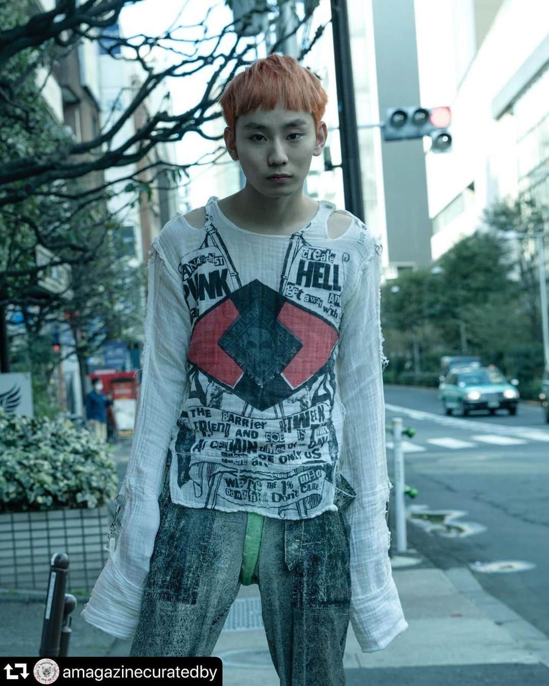 太田晴也さんのインスタグラム写真 - (太田晴也Instagram)「A magazineありがとうkim  #repost @amagazinecuratedby ・・・ 🌪 Thinking of Tokyo... PUNK by @jackie_nickerson styled by @elliegracecumming inside 🅰️N°19 @mrkimjones in his archive collection of SEX, #Seditionaries, #LetItRock and more... #kimjones」10月13日 3時15分 - otaseya