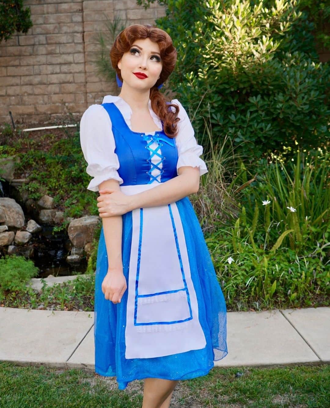 のインスタグラム：「🎶It's no wonder that her name means beauty🎶⁠ @disneytwincess⁠ ✨⁠ ⁠ ⁠ ⁠ ⁠ ⁠ ⁠ ⁠ ⁠ ⁠ #legavenue #2019costumecollection #villagebeauty #princesscostumes #adultprincess #peasantdress  #beautyandthebeast #adultprincesscostumes #playfulprincesses #fairytalesandfantasy #hairbow #princessvibes #disneybound #disneybounding ⁠#casualcostumes #bounding #beautybounding #worksafecostume #peasantprincess #cosplay #peasantprincesses #disneytwincess #disneycosplay ⁠ #bellecostume #tealengthpeasantdress #bffcostume #shimmertulleapronskirt ⁠#groupcostume #legavenuepartner #legavenueambassador ⁠ ⁠ ⁠」