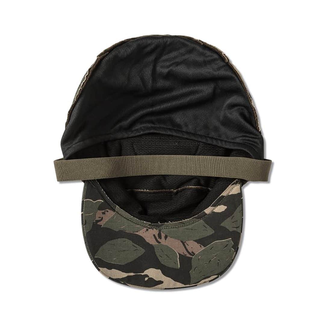 HYPEBEASTさんのインスタグラム写真 - (HYPEBEASTInstagram)「@hypebeaststyle: @maharishi has released a new take on the Templar Cap/Mask. Reminiscent of ‘60s GI face masks worn in extreme cold conditions, the accessory is treated with a custom Woodland camouflage print and can be worn as both a cap or full face mask. It is available now at our @HBX site for a price of $120 USD.⁠ Photo: HBX⁠」10月13日 14時01分 - hypebeast