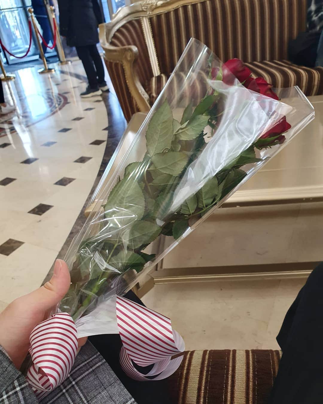 イ・ジュンヒョンのインスタグラム：「인사하고 왔어요  #DenisTen」