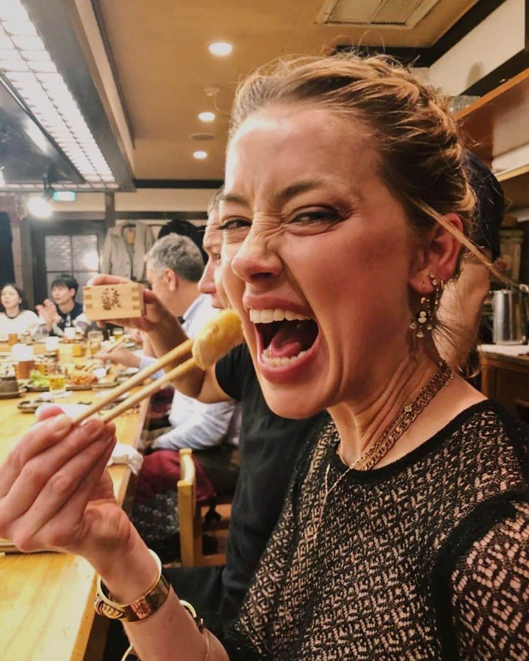 アンバー・ハードさんのインスタグラム写真 - (アンバー・ハードInstagram)「Always in a sushi state of mind」10月13日 5時38分 - amberheard