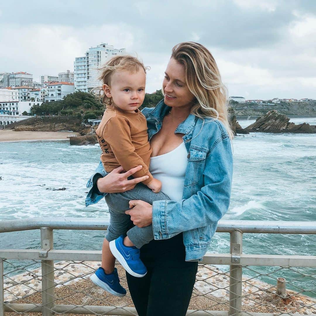 アラナ・ブランチャードのインスタグラム：「Lil man growing up too fast 😫」