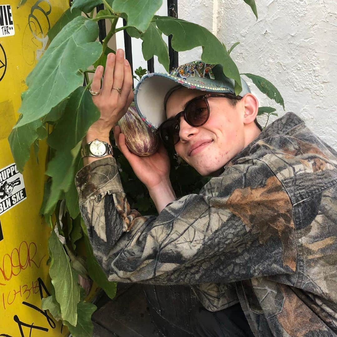のインスタグラム：「hidden in plain sight」