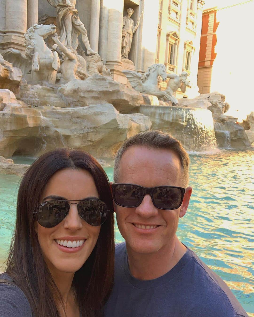 ルーク・ドナルドのインスタグラム：「Trevi Fountain with @dianedonald - Tourists for the day 🤓 ⛲️ #Rome」