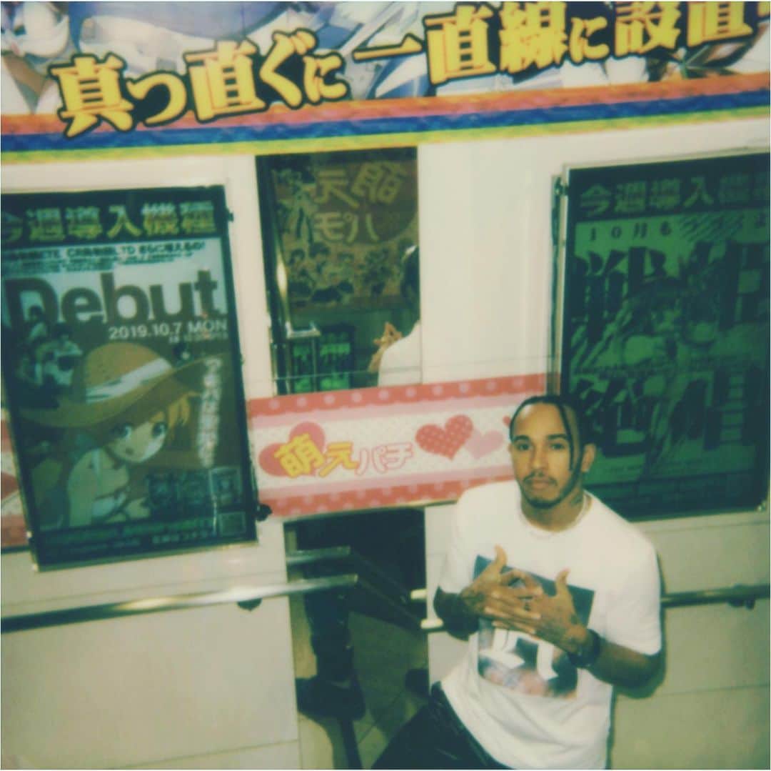 ルイス・ハミルトンさんのインスタグラム写真 - (ルイス・ハミルトンInstagram)「Tokyo is my fav city...arcade life🎮」10月13日 6時07分 - lewishamilton