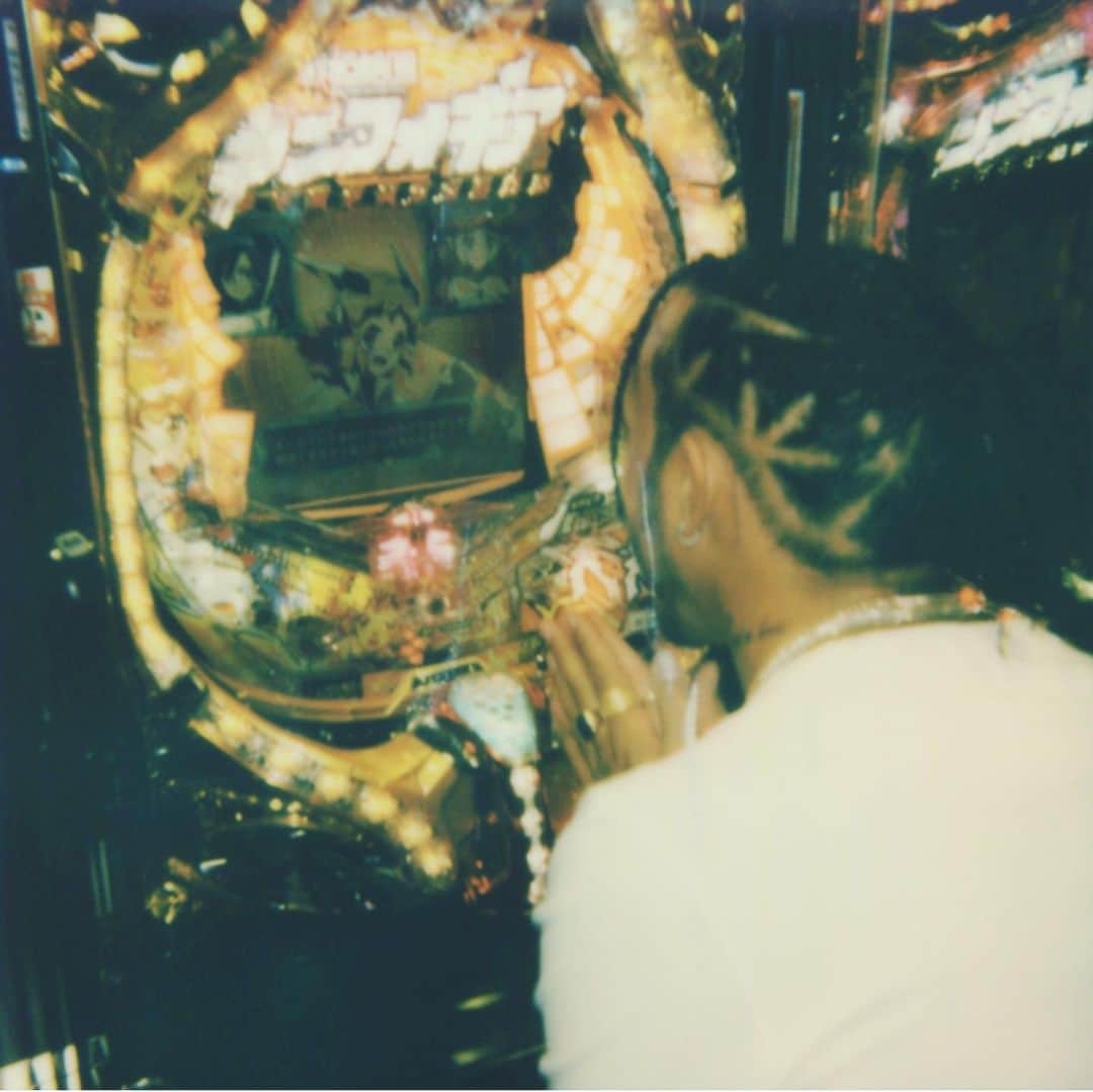 ルイス・ハミルトンさんのインスタグラム写真 - (ルイス・ハミルトンInstagram)「Tokyo is my fav city...arcade life🎮」10月13日 6時07分 - lewishamilton
