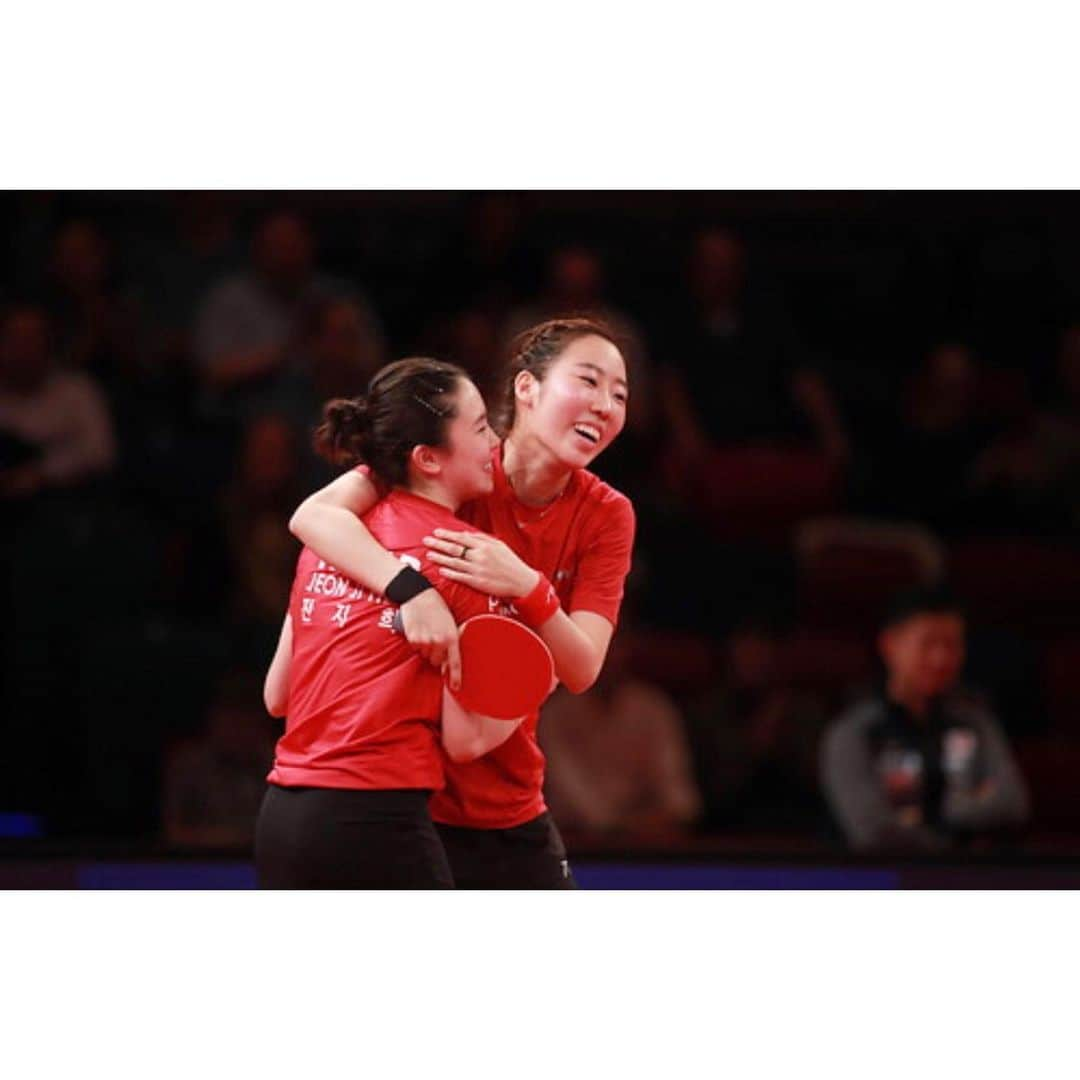 梁夏銀さんのインスタグラム写真 - (梁夏銀Instagram)「#Repost @ittfworld with @get_repost ・・・ Jeon Jihee & Yang Haeun 🇰🇷- #ITTFWorldTour #2019GermanOpen 🇩🇪Women's Doubles champions💪🏼🥇 . . @jeon.jihee  고마워요언니 ❤️🥺❤️」10月13日 6時40分 - yang_haeun